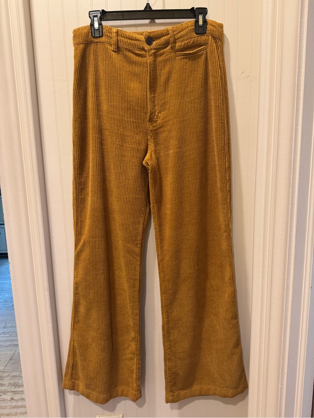 Women’s Corduroy Wide-Leg Pants in Mustard